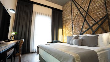 Superior French Bed City View | Premium bedding, minibar, in-room safe, soundproofing