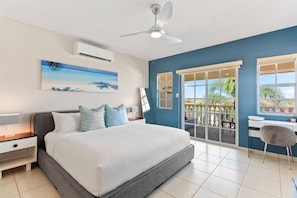 3 bedrooms, desk, iron/ironing board, travel crib