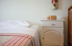 2 chambres, fer et planche à repasser, lit parapluie, Wi-Fi gratuit