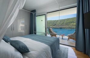 5 bedrooms, iron/ironing board, travel cot, free WiFi