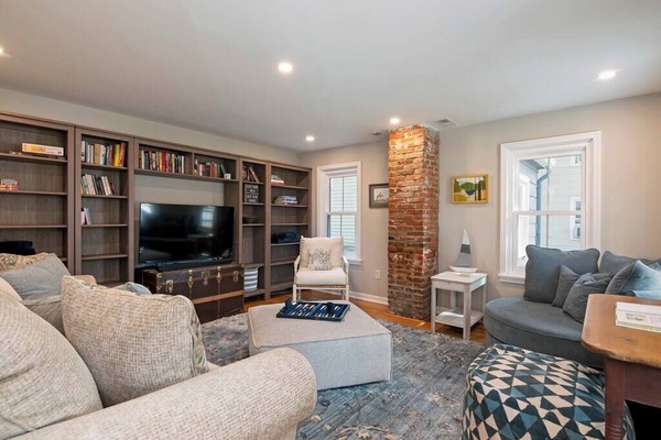 Perfect for plating a game or streaming on the Smart TV.