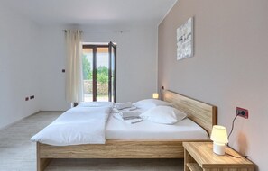 4 soverom, reiseseng for barn, wi-fi (inkludert) og sengetøy