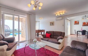 TV, table football, stereo - Gorgeous home in Porec (Porec)