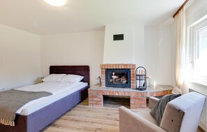 4 bedrooms, travel cot, free WiFi, bed sheets