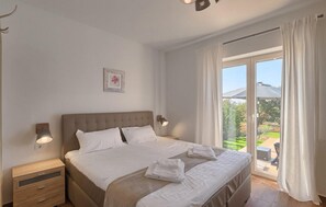 4 chambres, fer et planche à repasser, lit parapluie, Wi-Fi gratuit