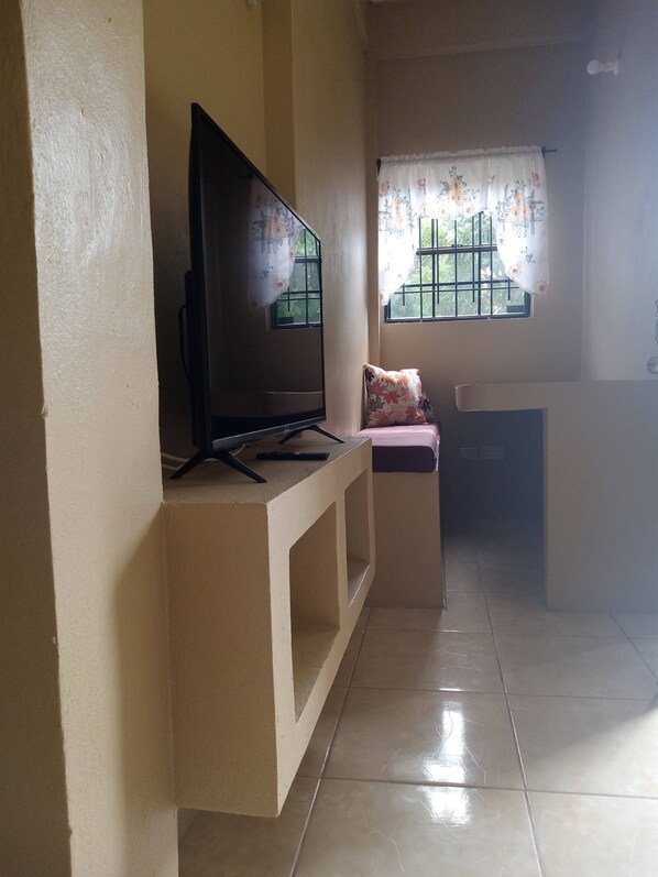 Apartamento, 3 habitaciones, balcón, vistas al jardín | Sala de estar