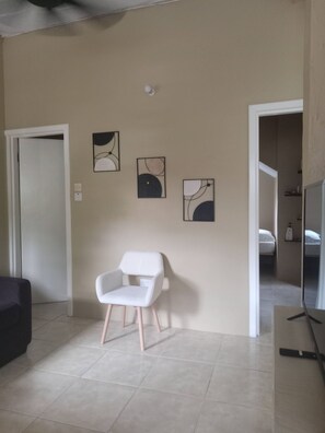 Apartamento, 3 habitaciones, balcón, vistas al jardín | Sala de estar