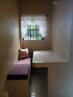 Apartamento, 3 quartos, sacada, vista para o jardim | Sala de jantar