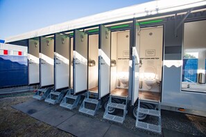 Property grounds - Luxury Camping & hotel tents at the F1 and MotoGP. 20 minute from the circuit (Spielberg)