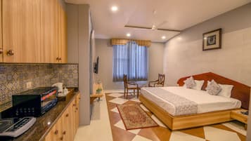 1 bedroom, desk, soundproofing, free WiFi