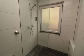 Douche, séchoir à cheveux