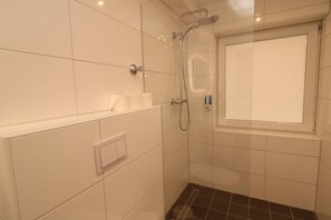 Douche, séchoir à cheveux