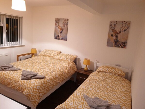 3 bedrooms, iron/ironing board, free WiFi, bed sheets
