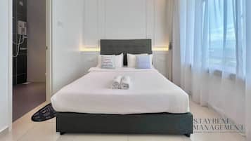Iron/ironing board, free WiFi, bed sheets