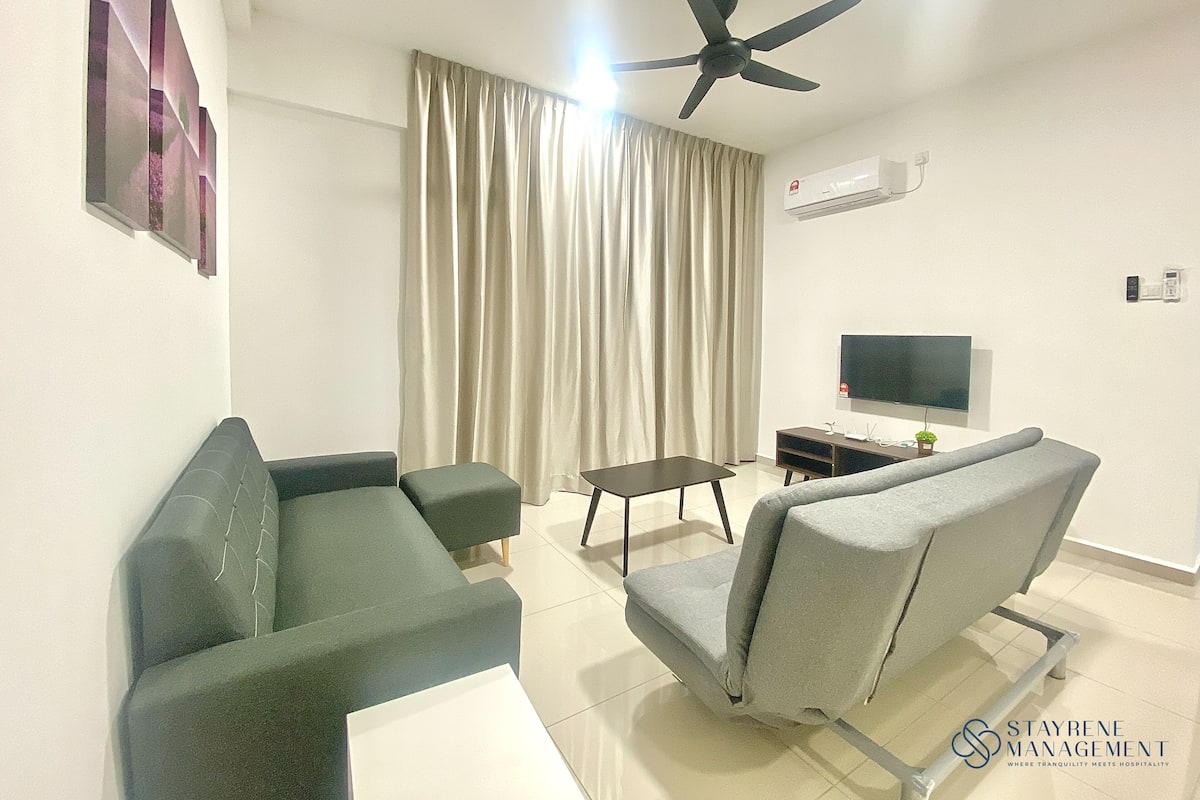 Comfort Apartment, 3 Bedrooms, Microwave, City View | Living area | 42-inch Smart TV with cable channels, Netflix, streaming services