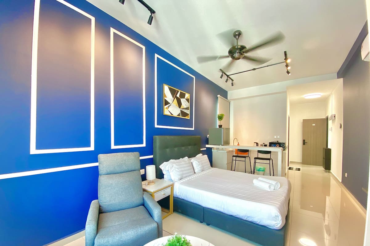 Design Apartment, 3 Bedrooms, Non Smoking, City View | 2 bedrooms, iron/ironing board, free WiFi, bed sheets