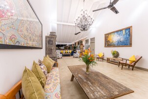 Sala de estar en el lobby