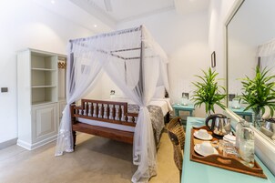 Caja de seguridad en la habitación y cortinas blackout 