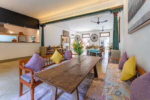 Desayuno continental incluido todos los días 