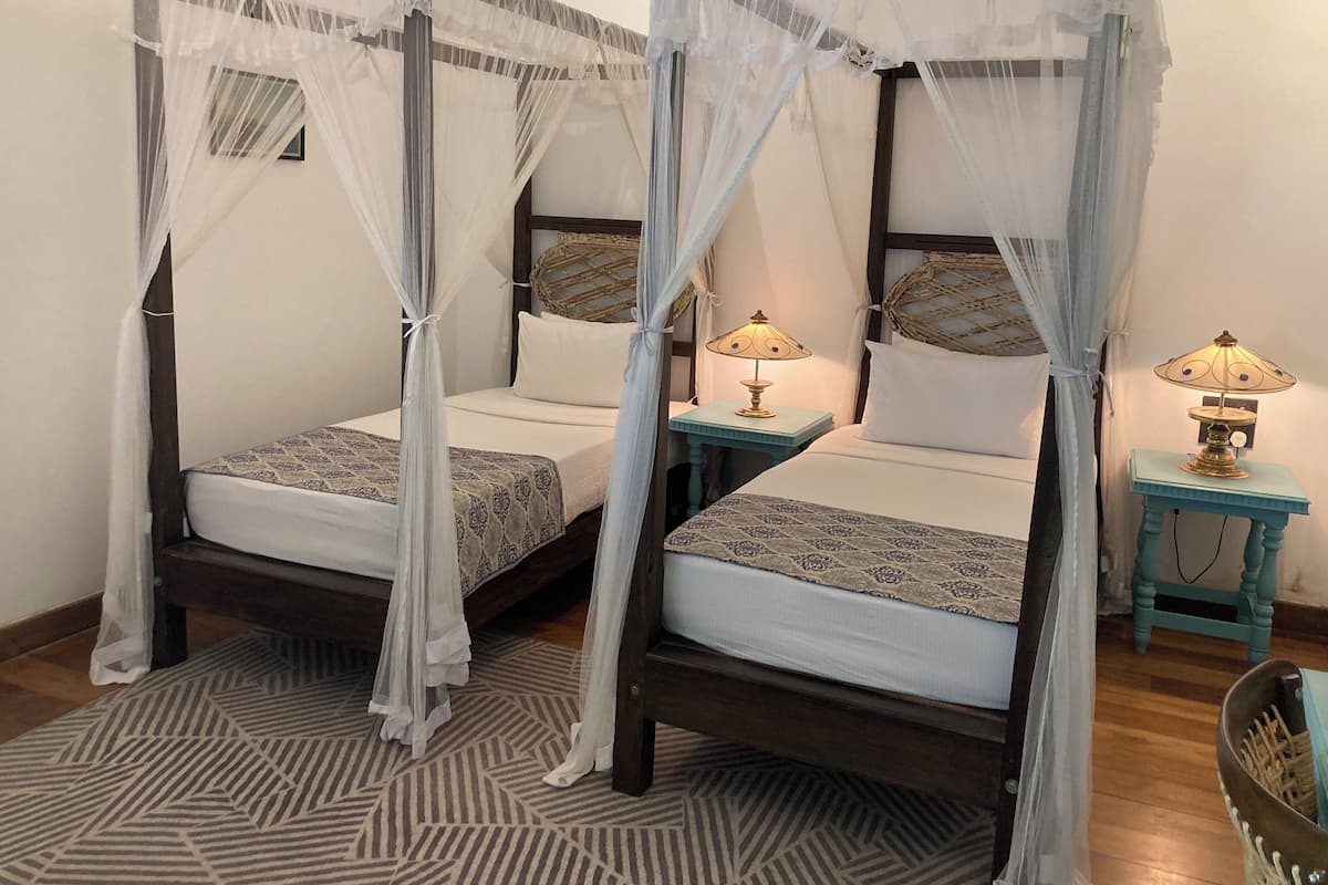 Deluxe Twin Room | 1 bedroom, in-room safe, blackout drapes, soundproofing