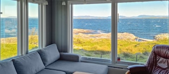 Amazing home in Rennesøy with house sea view