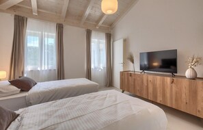 4 bedrooms, iron/ironing board, travel cot, free WiFi