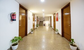Lobby - Treebo FlxHo Trio, Medanta Medicity Gurgaon (Gurugram)