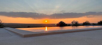 Amazing home in Pridraga