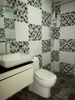 Free toiletries - The Shark Resort (Pranburi)