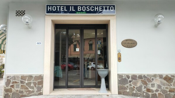 Exterior - Hotel Il Boschetto (Pistoia)