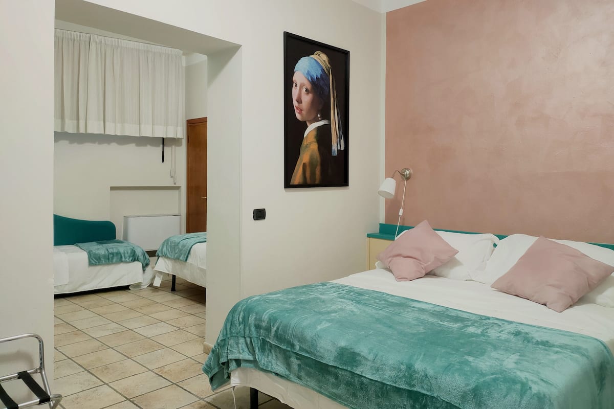 Standaard kamer | 1 slaapkamer, een bureau, een laptopwerkplek, verduisterende gordijnen