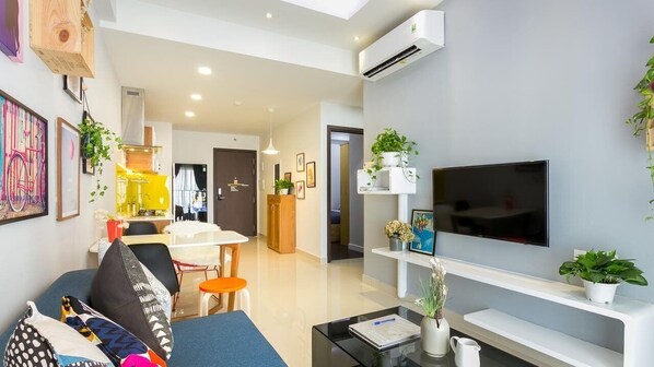 Smart TV - Airport Tan Sơn Nhat, 2BR, Botanica premier (Thành phố Hồ Chí Minh)