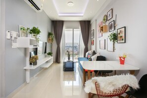 Smart TV - Airport Tan Sơn Nhat, 2BR, Botanica premier (Thành phố Hồ Chí Minh)