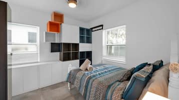 3 habitaciones, tabla de planchar con plancha, wifi y ropa de cama