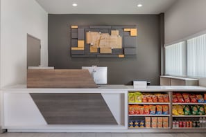 Exterior - Holiday Inn Express & Suites Bronx - Zoo Area by IHG (Bronx)