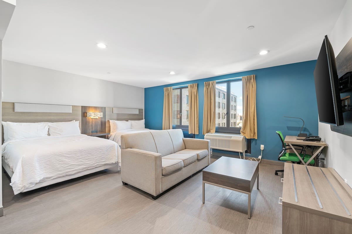 Suite, 2 Queen Beds