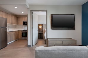 Suite, 1 Bedroom | Desk, laptop workspace, iron/ironing board, free WiFi - Holiday Inn Express & Suites Bronx - Zoo Area by IHG (Bronx)