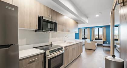 Holiday Inn Express & Suites Bronx - Zoo Area by IHG