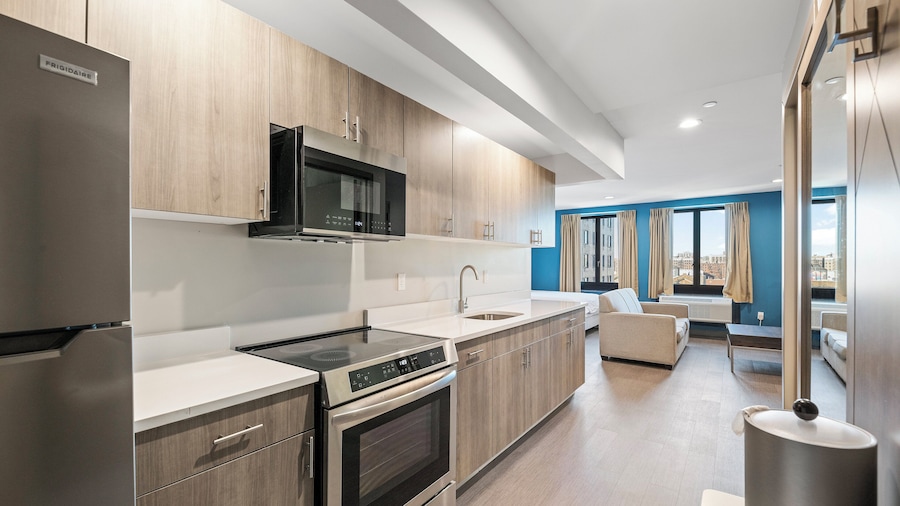 Holiday Inn Express & Suites Bronx - Zoo Area by IHG