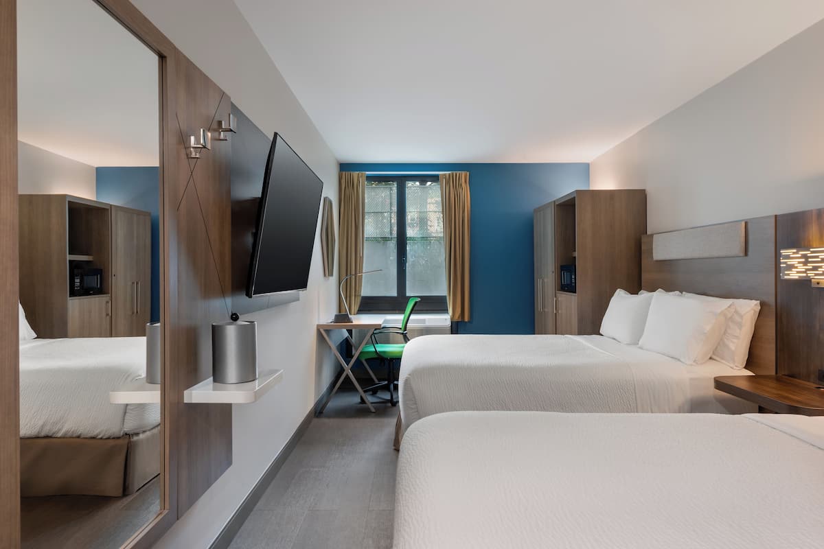 Standard Room, 2 Katil Ratu (Queen) | Meja, ruang kerja komputer riba, seterika/papan seterika, Wi-fi percuma