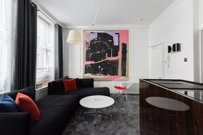 Smart TV - Exclusive Flat in Soho (Greater London)