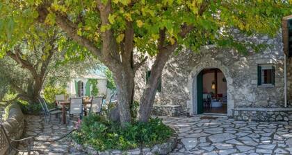 The Old House Guest House - Collection Villas