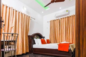 7 bedrooms, iron/ironing board, WiFi, bed sheets