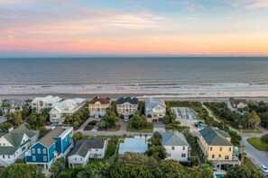 Una spiaggia nelle vicinanze