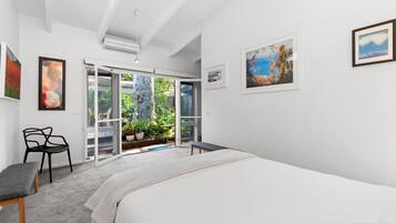 4 bedrooms, free WiFi, bed sheets