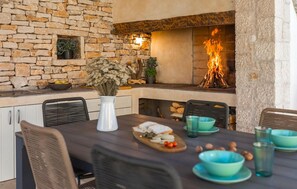 Outdoor dining - Villa Spirit of Istria (Kanfanar)