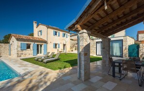 Outdoor dining - Villa Spirit of Istria (Kanfanar)