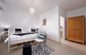 6 عدّة غرف نوم ومكواة/لوح كي وسرير سفر وواي فاي مجانًا