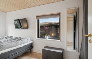 2 bedrooms, travel crib, free WiFi - 2 bedroom awesome home in Gørlev (Gørlev)