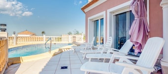 Pet friendly home in Dénia with kitchen